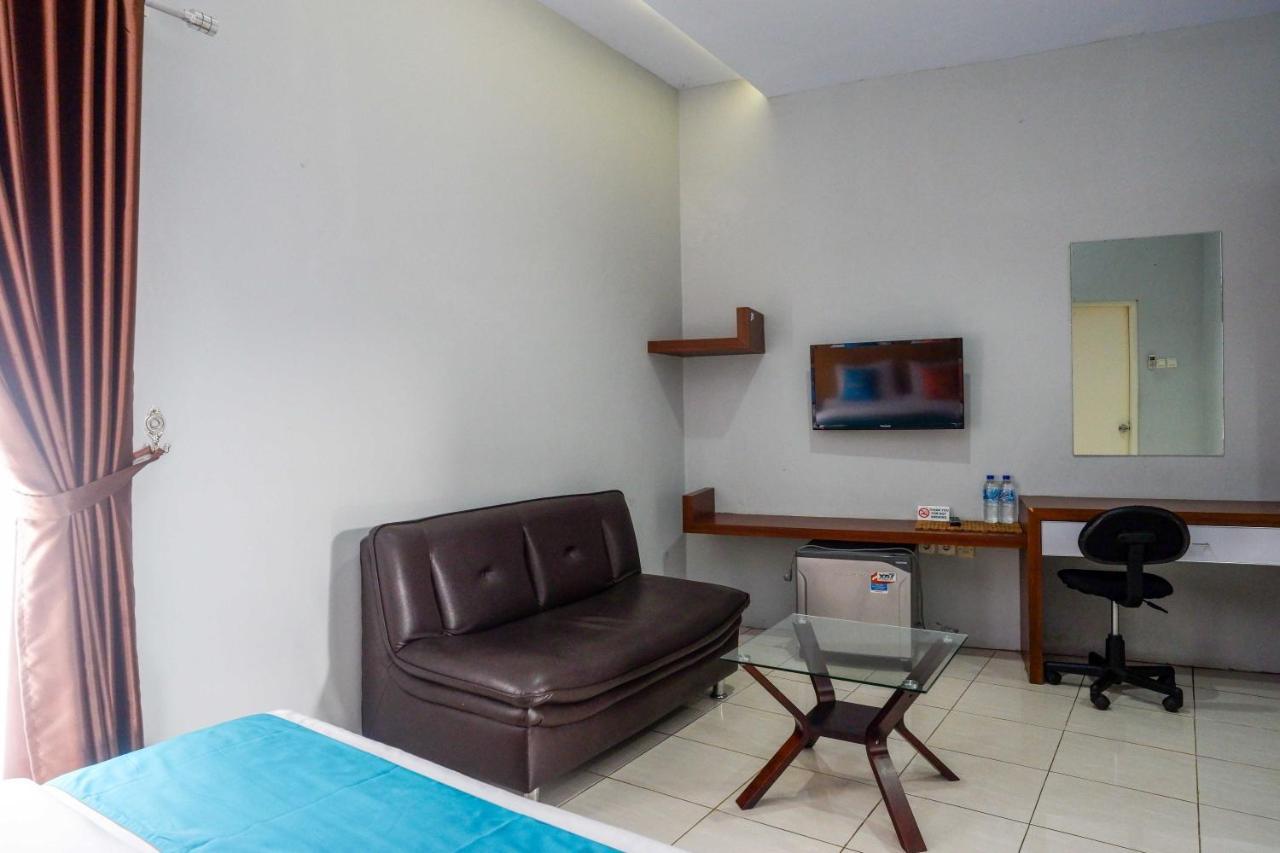 Sans Hotel Absari Yogyakarta Jarakan Exterior foto