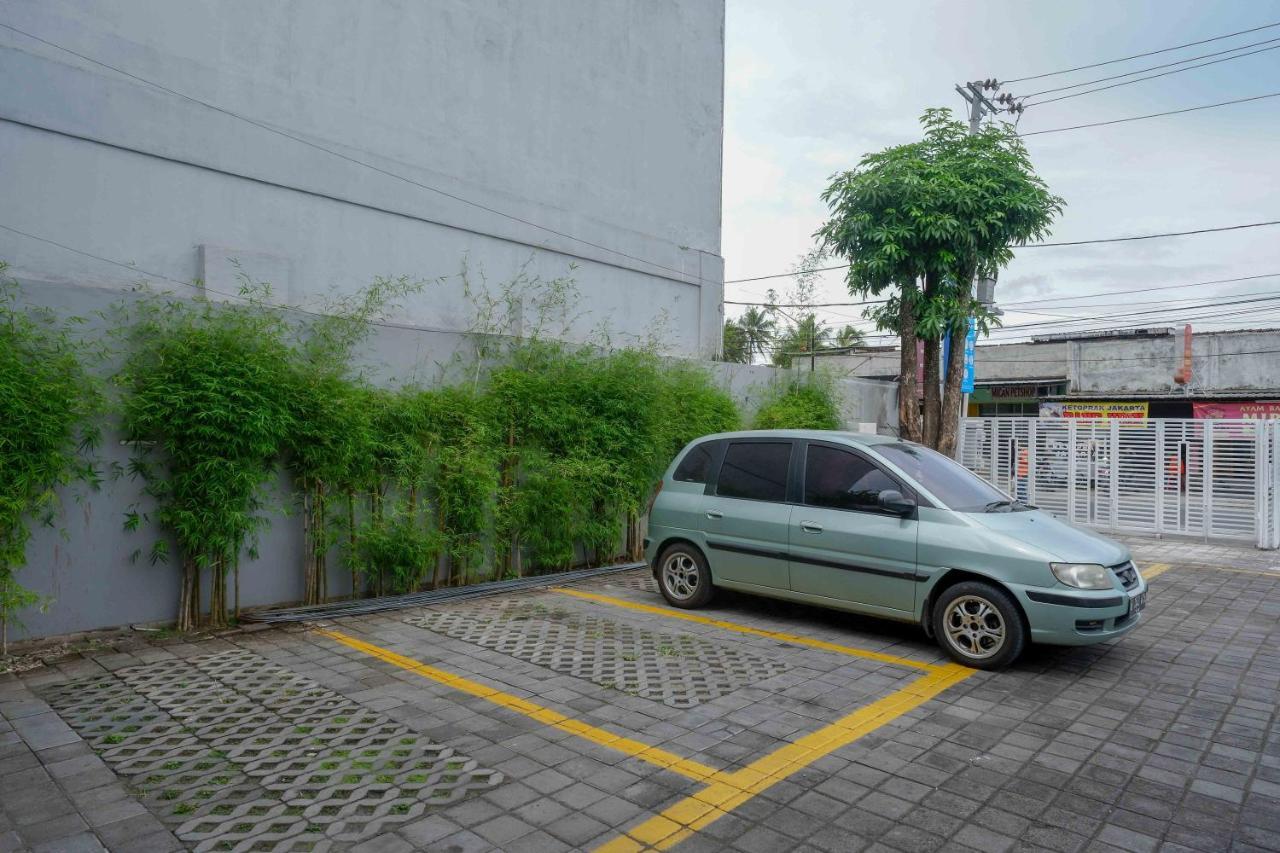 Sans Hotel Absari Yogyakarta Jarakan Exterior foto